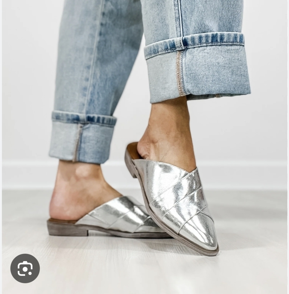 Metallic Silver Pointed-Toe Mule by